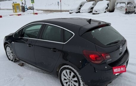 Opel Astra J, 2012 год, 640 000 рублей, 8 фотография