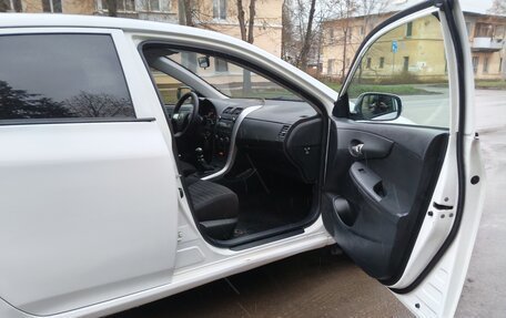 Toyota Corolla, 2011 год, 650 000 рублей, 9 фотография