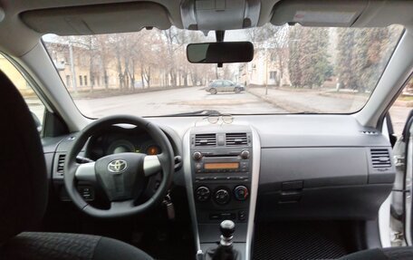 Toyota Corolla, 2011 год, 650 000 рублей, 10 фотография
