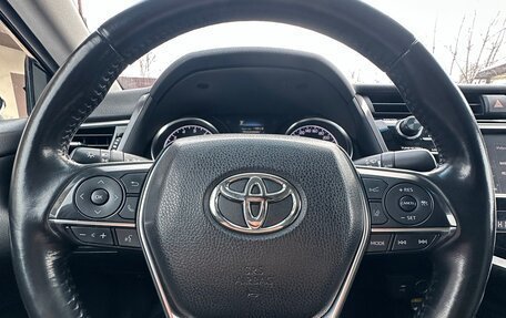 Toyota Camry, 2018 год, 2 550 000 рублей, 8 фотография