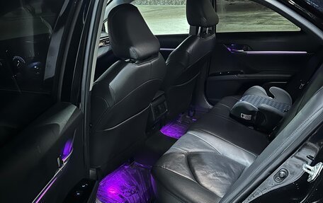 Toyota Camry, 2018 год, 2 550 000 рублей, 10 фотография