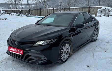 Toyota Camry, 2018 год, 2 550 000 рублей, 3 фотография