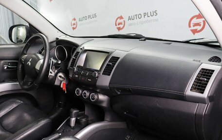 Mitsubishi Outlander III рестайлинг 3, 2009 год, 1 079 000 рублей, 9 фотография
