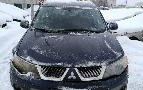 Mitsubishi Outlander III рестайлинг 3, 2008 год, 700 000 рублей, 2 фотография
