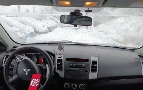 Mitsubishi Outlander III рестайлинг 3, 2008 год, 700 000 рублей, 5 фотография