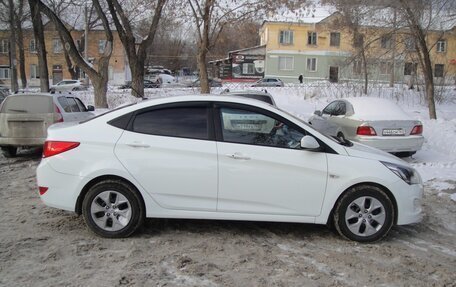 Hyundai Solaris II рестайлинг, 2016 год, 1 100 000 рублей, 3 фотография