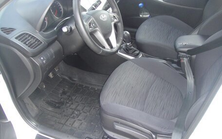 Hyundai Solaris II рестайлинг, 2016 год, 1 100 000 рублей, 5 фотография