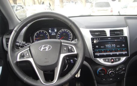 Hyundai Solaris II рестайлинг, 2016 год, 1 100 000 рублей, 16 фотография