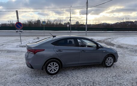 Hyundai Solaris II рестайлинг, 2017 год, 1 030 000 рублей, 3 фотография