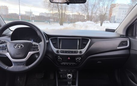 Hyundai Solaris II рестайлинг, 2017 год, 1 030 000 рублей, 10 фотография