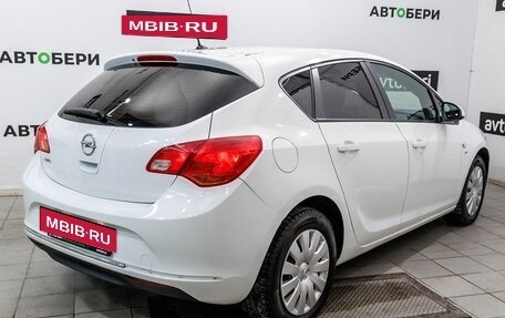 Opel Astra J, 2013 год, 630 000 рублей, 5 фотография