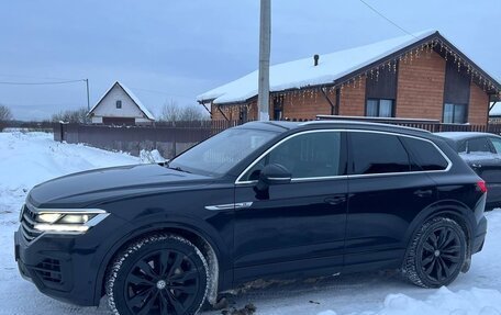 Volkswagen Touareg III, 2019 год, 6 100 000 рублей, 4 фотография