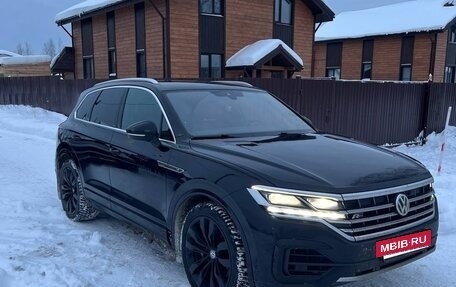 Volkswagen Touareg III, 2019 год, 6 100 000 рублей, 2 фотография