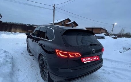 Volkswagen Touareg III, 2019 год, 6 100 000 рублей, 5 фотография