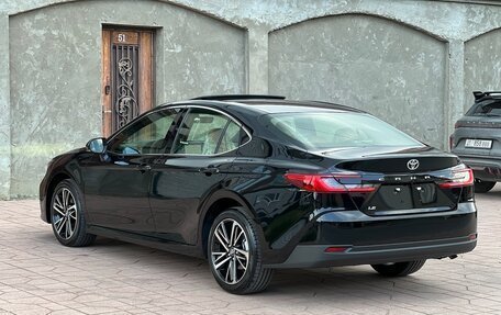 Toyota Camry, 2025 год, 5 500 000 рублей, 3 фотография