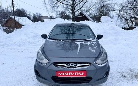 Hyundai Solaris II рестайлинг, 2013 год, 599 999 рублей, 3 фотография