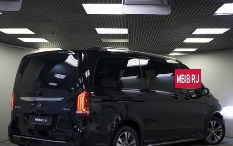 Mercedes-Benz V-Класс, 2016 год, 4 495 000 рублей, 26 фотография