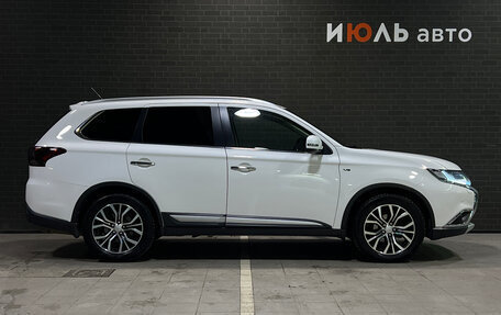 Mitsubishi Outlander III рестайлинг 3, 2015 год, 1 700 000 рублей, 4 фотография