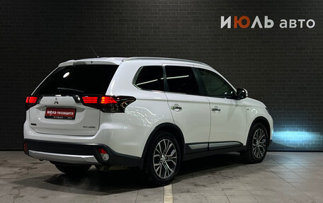 Mitsubishi Outlander III рестайлинг 3, 2015 год, 1 700 000 рублей, 5 фотография