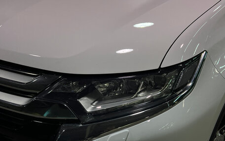 Mitsubishi Outlander III рестайлинг 3, 2015 год, 1 700 000 рублей, 7 фотография