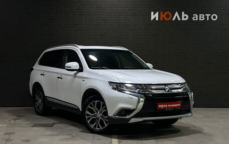 Mitsubishi Outlander III рестайлинг 3, 2015 год, 1 700 000 рублей, 3 фотография