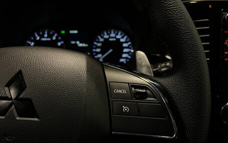 Mitsubishi Outlander III рестайлинг 3, 2015 год, 1 700 000 рублей, 20 фотография