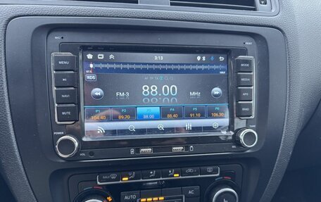 Volkswagen Jetta VI, 2011 год, 599 999 рублей, 10 фотография