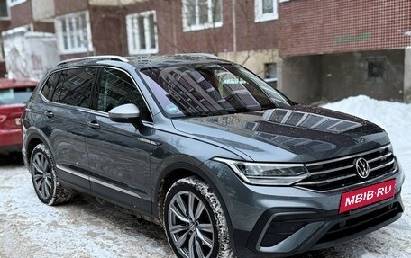 Volkswagen Tiguan II, 2022 год, 3 075 000 рублей, 3 фотография