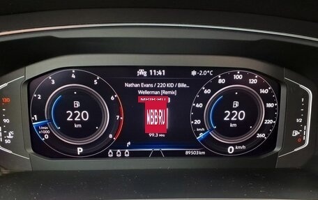 Volkswagen Tiguan II, 2022 год, 3 075 000 рублей, 7 фотография