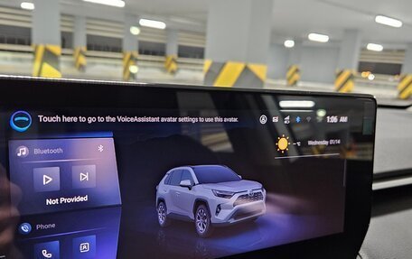 Toyota RAV4, 2024 год, 4 169 000 рублей, 12 фотография