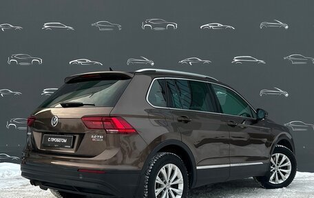 Volkswagen Tiguan II, 2017 год, 2 598 700 рублей, 2 фотография