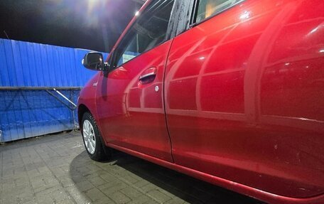 Renault Logan II, 2015 год, 770 000 рублей, 2 фотография