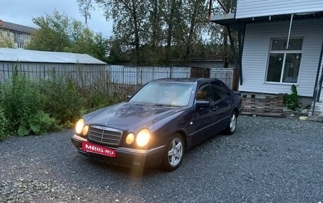Mercedes-Benz E-Класс, 1995 год, 600 000 рублей, 8 фотография