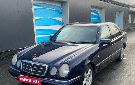 Mercedes-Benz E-Класс, 1995 год, 600 000 рублей, 11 фотография