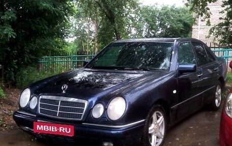 Mercedes-Benz E-Класс, 1995 год, 600 000 рублей, 7 фотография