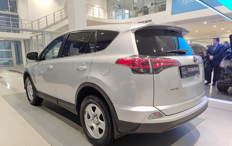 Toyota RAV4, 2018 год, 2 526 000 рублей, 8 фотография