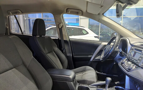 Toyota RAV4, 2018 год, 2 526 000 рублей, 13 фотография