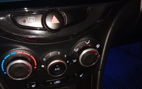 Hyundai Solaris II рестайлинг, 2013 год, 700 000 рублей, 17 фотография