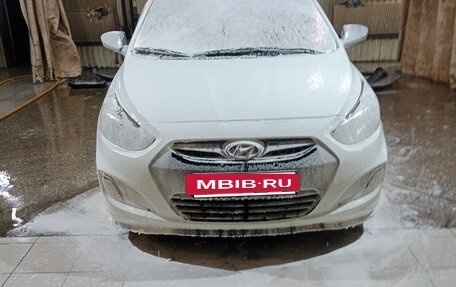 Hyundai Solaris II рестайлинг, 2013 год, 700 000 рублей, 30 фотография