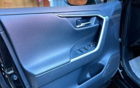 Toyota RAV4, 2021 год, 2 980 000 рублей, 2 фотография