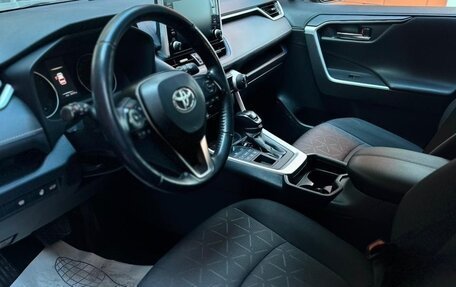 Toyota RAV4, 2021 год, 2 980 000 рублей, 7 фотография