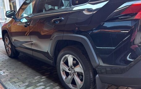 Toyota RAV4, 2021 год, 2 980 000 рублей, 12 фотография