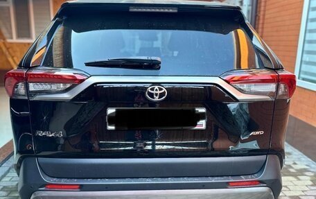 Toyota RAV4, 2021 год, 2 980 000 рублей, 11 фотография