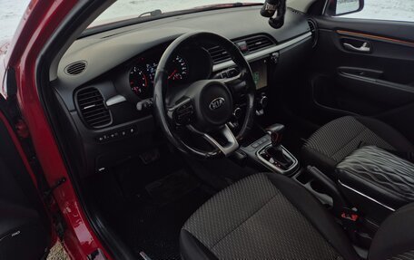 KIA Rio IV, 2018 год, 1 300 000 рублей, 10 фотография