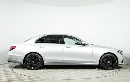 Mercedes-Benz E-Класс, 2019 год, 3 790 000 рублей, 4 фотография