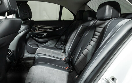 Mercedes-Benz E-Класс, 2019 год, 3 790 000 рублей, 10 фотография