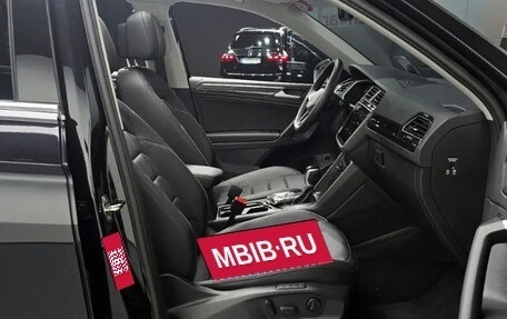 Volkswagen Tiguan II, 2022 год, 4 240 000 рублей, 9 фотография