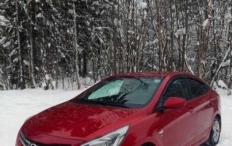 Hyundai Solaris II рестайлинг, 2015 год, 1 100 000 рублей, 2 фотография