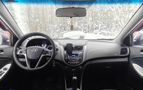 Hyundai Solaris II рестайлинг, 2015 год, 1 100 000 рублей, 8 фотография