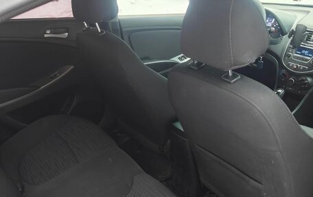 Hyundai Solaris II рестайлинг, 2015 год, 1 100 000 рублей, 10 фотография